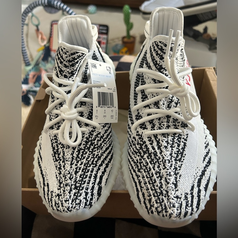 YEEZY BOOST 350 V2 ZEBRA STYLE